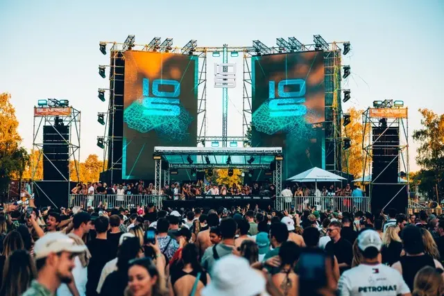 Am 1. August findet auf der Donauinsel erstmals das Isle of Summer Vienna statt. Das Festivalgelände südlich des Georg-Danzer-Stegs wird von 11 bis 23 Uhr zur Bühne für elektronische Musik. | Foto: steinsohnimages/Stefan Steinmetz