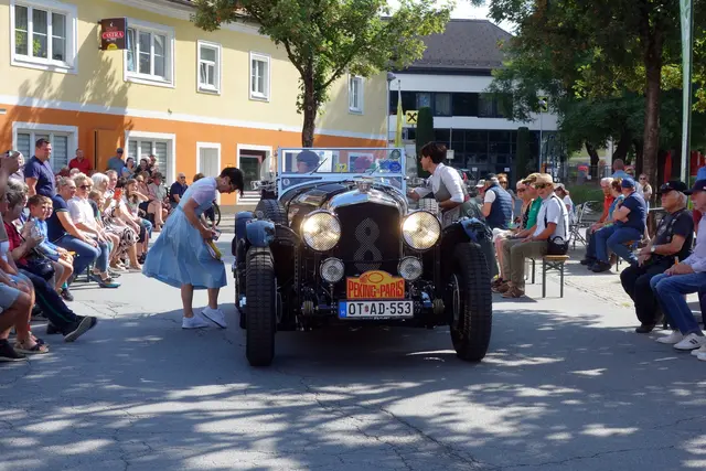 Die Oldtimer sind bis Samstag auf den Straßen der Obersteiermark unterwegs.
