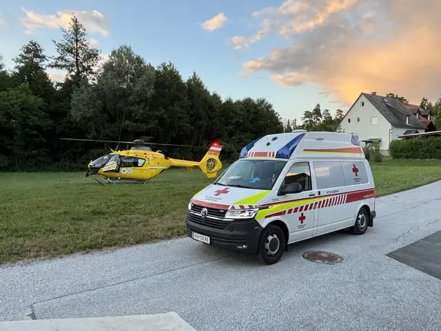In Köflach-Pichling war auch der Rettungshubschrauber im Einsatz. | Foto: W. Svoboda/Rotes Kreuz Stmk.