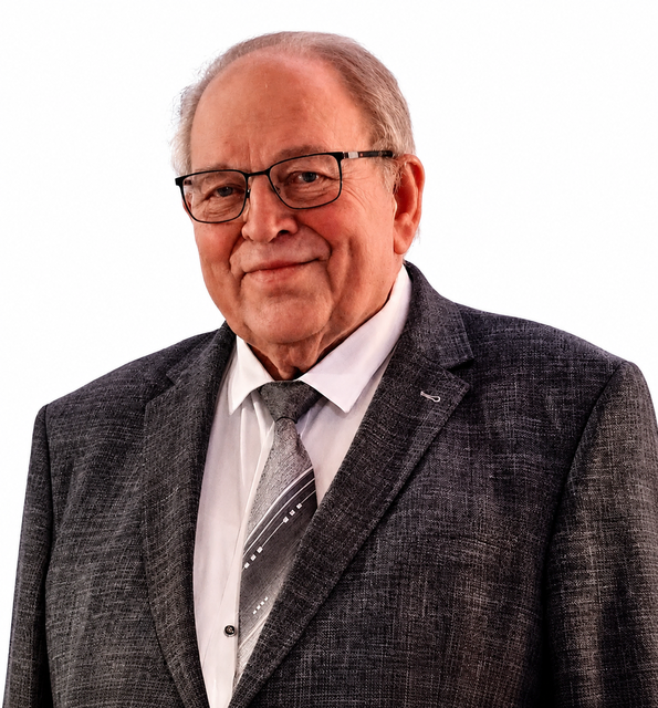 Johann Ramp wurde mit dem Goldenen Verdienstzeichen des Landes Oberösterreich, dem Ehrenring und der Ehrenbürgerschaft ausgezeichnet. | Foto: Gerald Adelsgruber