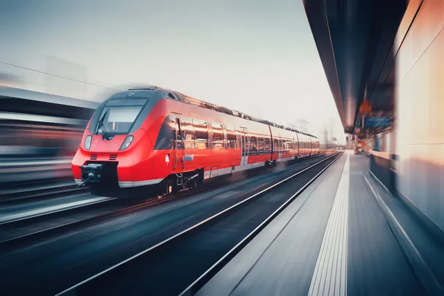 Westbahn macht Extra-Stopps für Fußballfans. (Symbolfoto) | Foto: stock.adobe.com/at/den-belitsky