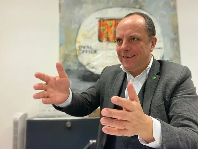 Für Christoph Stark steht fest, dass eine Schwächung regionaler Gratiszeitungen einen Schaden in der Medien- und Kommunikationslandschaft anrichten würde.  | Foto: Christoph Stark