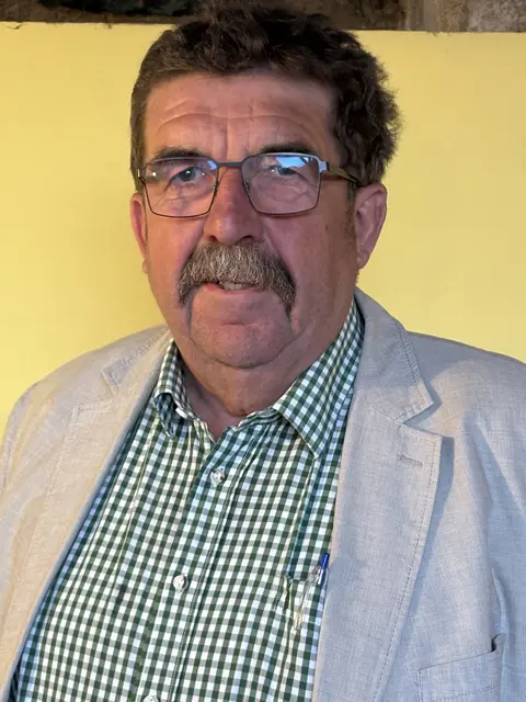Auch Alberndorfs FPÖ-Bürgermeister Manfred Baumgartner spricht sich klar für kostenlose Regionalmedien aus. | Foto: Baumgartner