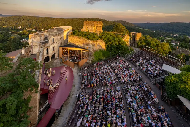 Die "Oper BURG GARS" setzt zum großen Finale ihrer 37. Spielzeit an und sorgt noch einmal für besondere Momente. | Foto: Alexander Ch. Wulz