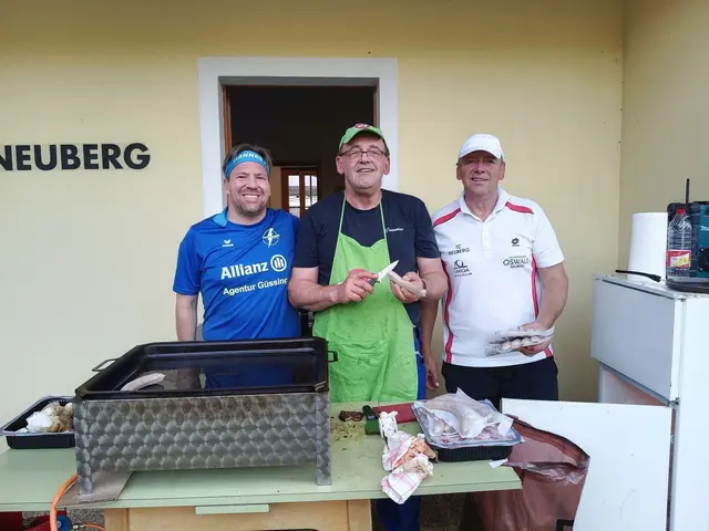 Die Küchencrew beim Grillabend: Hannes Reichl, Christian Konrad und Peter Graf.