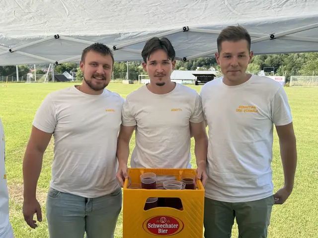 In der zweiten Gruppen waren Pascal, Schitta und „Sebastian der Schmale“. Die Truppe bewältigte den Parcours mit einem Gemisch aus rotem Vodka und Soda. | Foto: Vanessa Wittmann