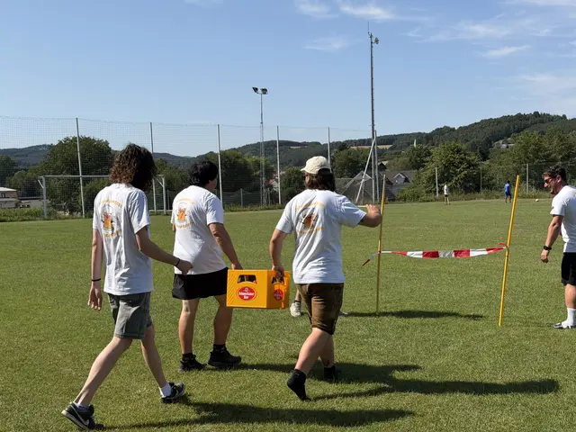 Schöffi, Skuti und Obmann David Böhm machten die erste Runde und legten beeindruckend vor!  | Foto: Vanessa Wittmann