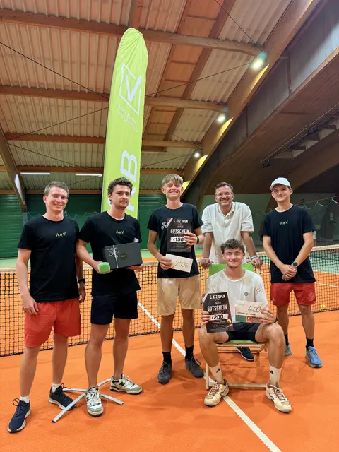 Die Finalisten des Herrenbewerbs: Sieger Jakob Strauss (sitzend) und Finalist Julian Wirth. | Foto: ATZ Open