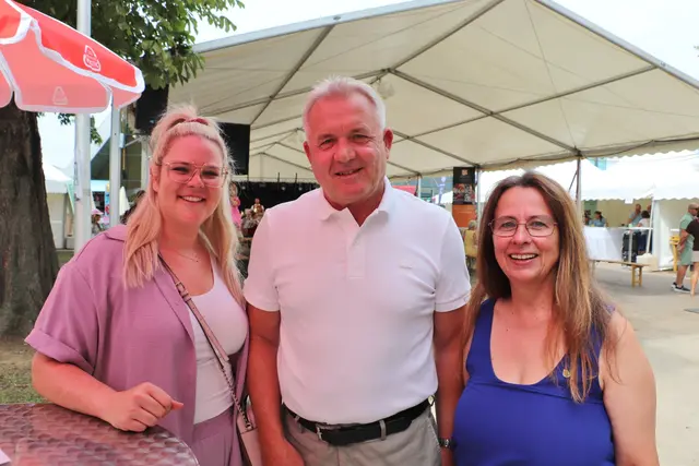 Jessica Hohl, Bgm. Manfred Komericky und GR Monika Dunkl. | Foto: Edith Ertl