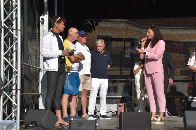 Ehrungen nach dem 24-Stunden-Charity-Schwimmen. | Foto: Mirjam Preineder