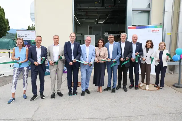 Die Robert Bosch AG hat am Mittwoch, 15. Juli 2026, am Standort Hallein ihre neue Methanol-Infrastruktur feierlich in Betrieb genommen.  | Foto: Bosch/Neumayr