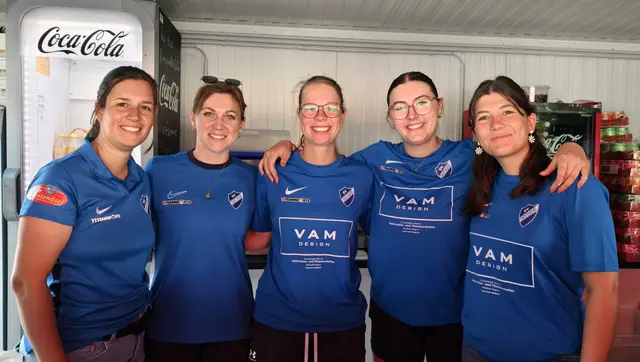Julia Schwab, Jutta Grießler, Marianne Marschall, Julia Figl und Jana Lutz sorgten für kühle Getränke. | Foto: Christian Nowotny