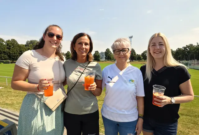 Lena Kellner, Sabine Schwarz, Christa Sprengnagel und Kerstin Sprengnagel unterstützen Wümla. | Foto: Christian Nowotny