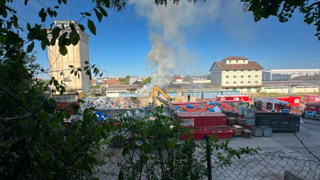 Dichter Rauch war weit über St. Pölten sichtbar. | Foto: DOKU-NÖ