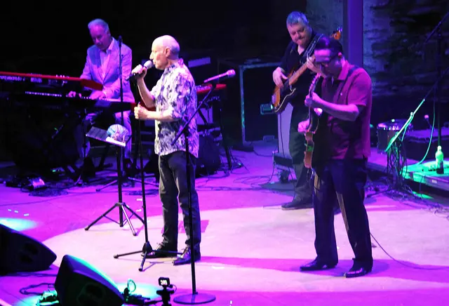 R&amp;B Caravan – Internationale Bluesgrößen vereinen Groove, Spielfreude und jahrzehntelange Erfahrung zu einem authentischen Blues-Erlebnis voller Energie und Leidenschaft. | Foto: Peter Seper