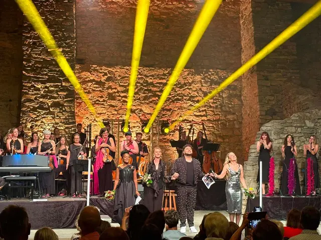 Standing Ovations für Bamlak Werner, Tanja Stock, Thomas Glan und Nina Proll | Foto: Kurt Christof