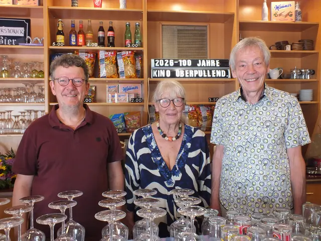 Von 22. bis 26. Juli lud die Kinofamilie Treiber zum Jubiläumsspezial ein - darunter eine Gartenlesung, ein Kinoprogramm mit alten Klassikern und den neuesten Filmen sowie schlussendlich der feierliche Festakt am Sonntag.  | Foto: Alena Kulman