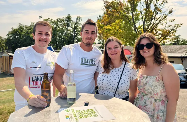 Willy Bayerl, David Klemisch, Barbara Klemisch, und Anna-Lisa Dana-Bayerl unterstützen Atzenbrugg. | Foto: Christian Nowotny
