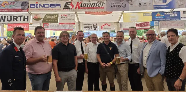 Stefan Riepl ( 2. vo li), Bernhard Sutterlüty ( 3. vo links), Franz Roscher (4. vo li), Markus Lakounigg (6. vo li), Gerald Grebenjak (2. vo re).
