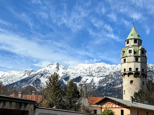 Der Münzturm von Hall in Tirol. Er verkörpert die gotische Bauweise in ganz wunderbarer Form. ©W. Kräutler
