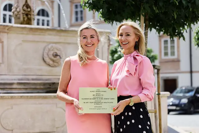 Beim Presse-Preview in Salzburg hielten die Projektinitiatorinnen Dr. Angelika Graf und Martina Fleischer-Kücher Rückschau von der Idee bis zur jetzigen Umsetzung des Kunst-Projektes. | Foto: Niko Zuparic