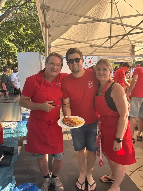 Das Küchenteam Verena Artner mit Jürgen Schmiedl und Philipp Müller. | Foto: SPÖ Antau