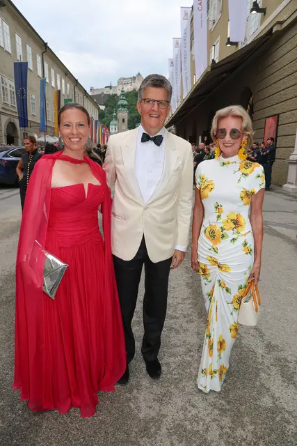 Elisabeth Gürtler-Mauthner (rechts) mit Georg Gürtler und Eva Gürtler | Foto: Land Salzburg / Franz Neumayr