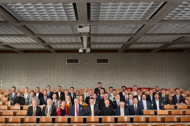 34 Absolventinnen und Absolventen wurden in Wiener Neustadt ausgezeichnet. | Foto: Hermann Burgstaller