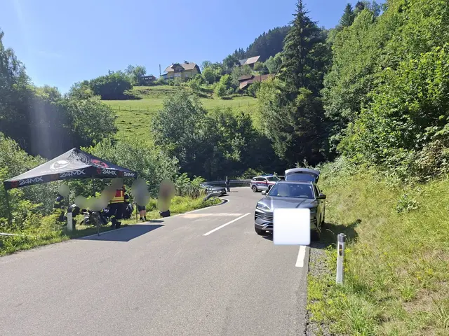 Bei dem Unfall bei Lölling seien der 55-jährige Motorradfahrer und seine Mitfahrerin und Ehefrau verletzt worden. | Foto: Freiwillige Feuerwehr Lölling