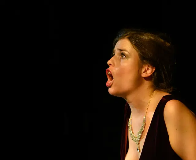 Karolina Astl überzeugte in der Hauptrolle der Frau Jedermann bei der diesjährigen Freilichtproduktion des Stadttheaters Kufstein. | Foto: Sylvia Größwang 