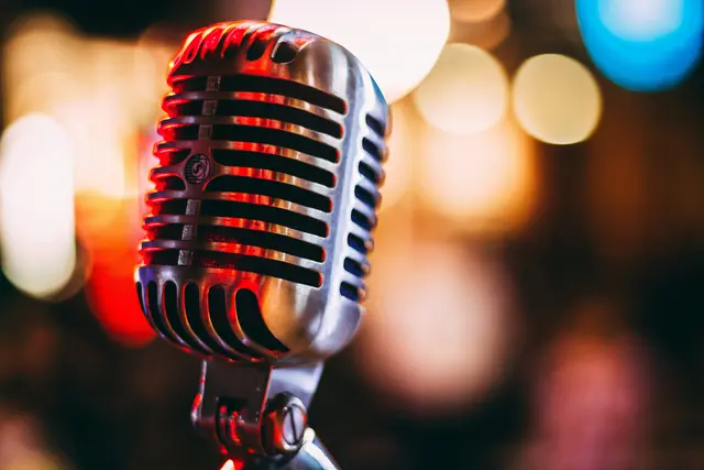 Musikgenuss in Neunkirchen. | Foto: Israel Palacio/Unsplash