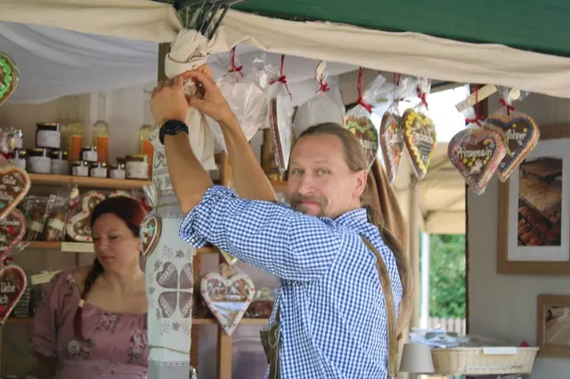 Philipp Rachenzentner gab seinem Stand noch den letzten Schliff | Foto: mc