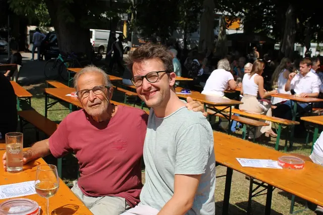 Nach der Messe gönnten sich Dieter und Benjamin eine Erfrischung | Foto: mc