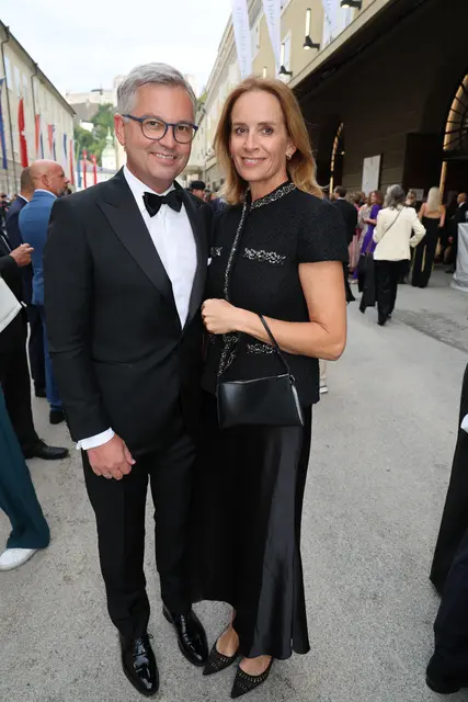 EU-Kommissar Magnus Brunner mit Ehefrau Eva. | Foto: Land Salzburg / Franz Neumayr