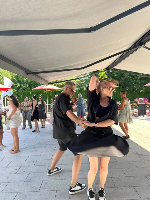 Zahreiche Gäste aus nah und fern schwangen das Tanzbein für den guten Zweck. | Foto: Salsa Reutte