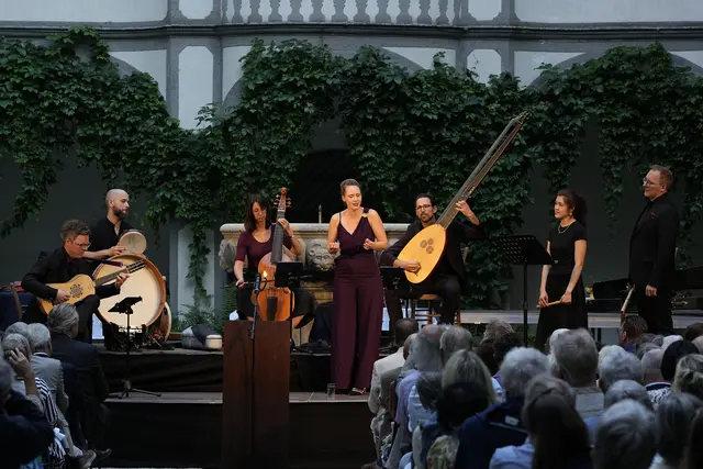 Ensemble Cembaless beim Auftakt im Arkadenhof von Schloss Greinburg. | Foto: Reinhard Winkler