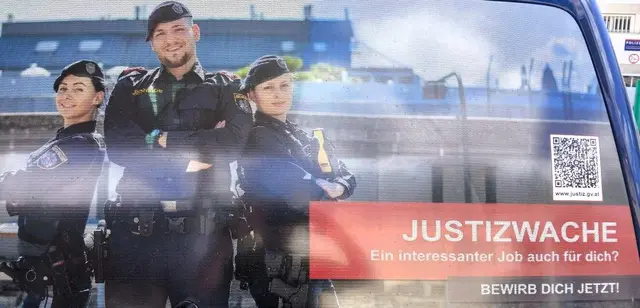Nachwuchswerbung auf JA Dienstfahrzeugen
