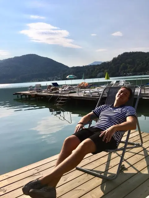 An einem See findet Gerhard Knoll Entspannung. | Foto: Knoll