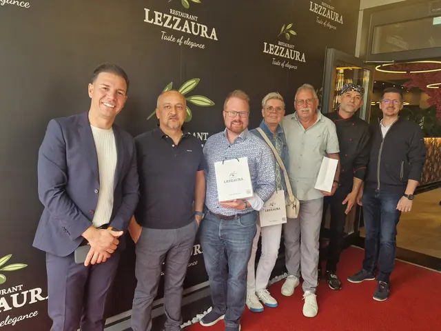 Yasin Özgül, Murat Tanridanister, Bgm. Christoph Artner, Martina Böhm, Walter Böhm, Mustafa Ucar, Vzbgm. Ricahrd Waringer | Foto: Stadtgemeinde Herzogenburg