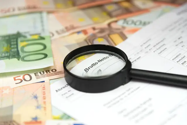Die geplante Senkung der Lohnnebenkosten ab 2028 wird von Unternehmern im Lavanttal grundsätzlich begrüßt. Ob sie angesichts steigender Personal-, Energie- und Betriebskosten tatsächlich eine spürbare Entlastung bringt, wird jedoch unterschiedlich beurteilt. | Foto: Adobe Stock/studio v-zwoelf