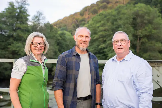Stadtamtsdirektorin Margit Müllner, Ski-Legende Hermann Maier und Bürgermeister Friedrich Schechtner | Foto: T.Nunner_NP Thayatal