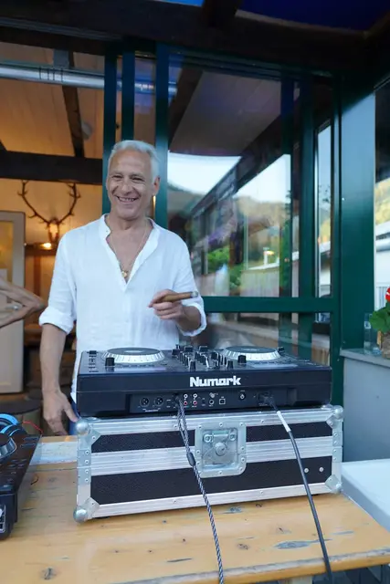 Salsa-DJ Carlos Cigarro brachte die Tanzfläche zum Beben. | Foto: Salsa Reutte