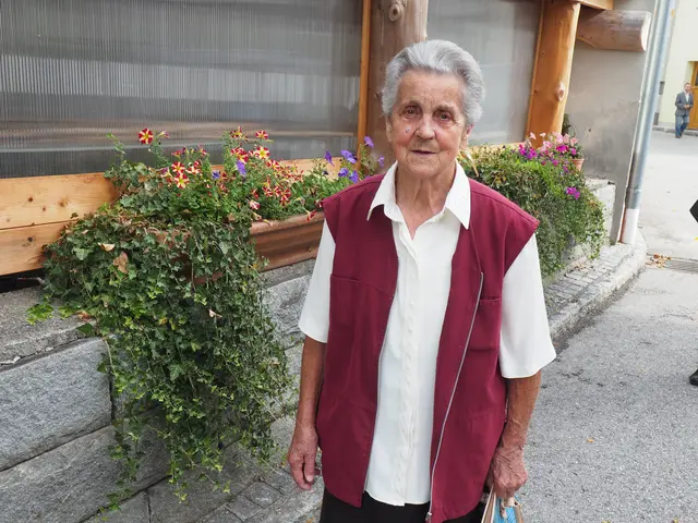 Hermine Weberberger betreut auch mit viel Liebe ihren Garten. | Foto: Ludwig Riepl