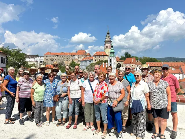 Höhepunkte der dreitägigen Tschechienreise des Seniorenbunds Rainbach/Innkreis waren eine ausführliche Stadtführung in Prag, eine Schifffahrt auf der Moldau und eine Floßfahrt in Krumau. | Foto: Seniorenbund Rainbach/Innkreis
