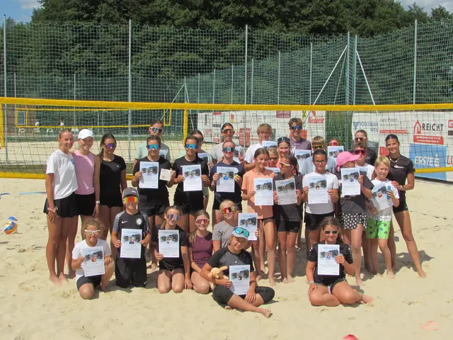 30 Teilnehmerinnen und Teilnehmer nahmen an der Beachvolleyball-Trainingswoche im Freizeit-und Sportpark in Jennersdorf teil.  | Foto: Fidas Volleys