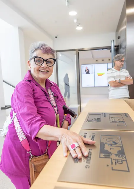 Der Behindertenbeirat der Stadt Salzburg hat die Orangerie Salzburg besucht und sich vor Ort ein Bild von den barrierefreien und inklusiven Angeboten gemacht. | Foto: Stadt Salzburg/Wildbild