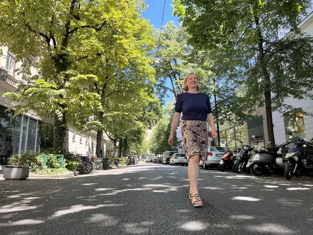 Vizebürgermeisterin Judith Schwentner betont, dass der Umbau für die Rettung der Allee essenziell sei.  | Foto: Stadt Graz