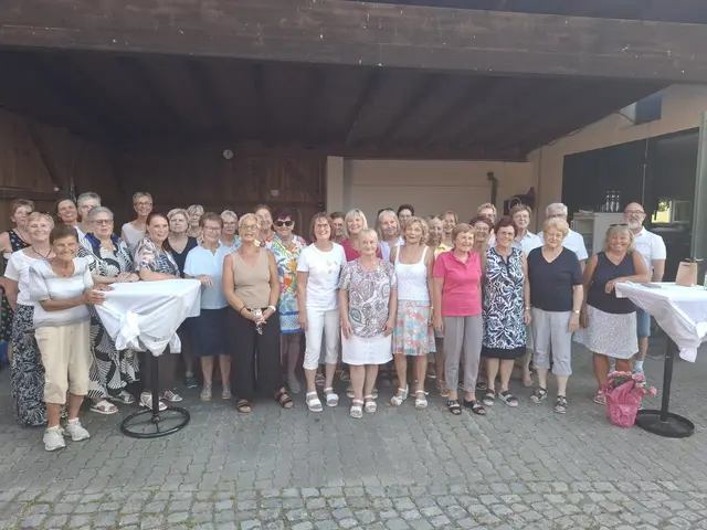 Die Union-Frauen aus St. Florian am Inn feierten nicht nur Turnabschluss, sondern auch gleich sechs runde Geburtstage. | Foto: Union St. Florian/I.