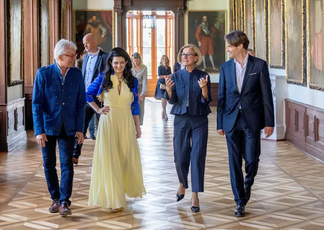 Bürgermeister Gerhard Weil, Saba Harrach, Landeshauptfrau Johanna Mikl-Leitner und Ernst-Heinrich Harrach. | Foto: NLK Filzwieser