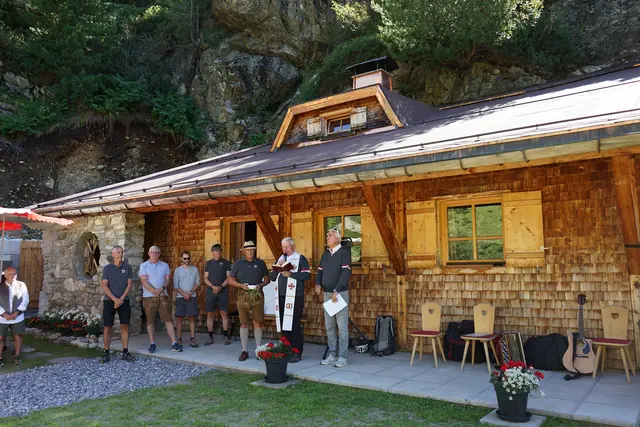 Die feierliche Segnung der SCA-Hütte am 24. Juli.  | Foto: Paul Schranz